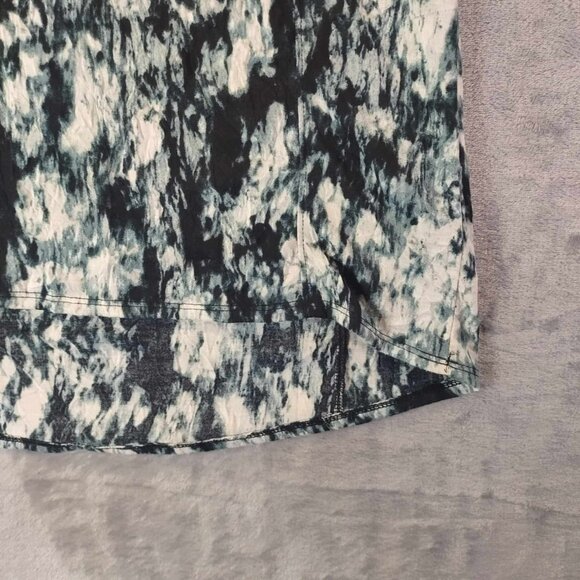 Simply Vera Abstract Print Top S Art to Wear High Low Gray Black Tee Graphic Top - Picture 6 of 10